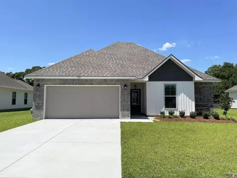3123 Holly St, Zachary, LA 70791