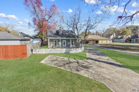 11157 Stanley Aubin Ln, Baton Rouge, LA 70816