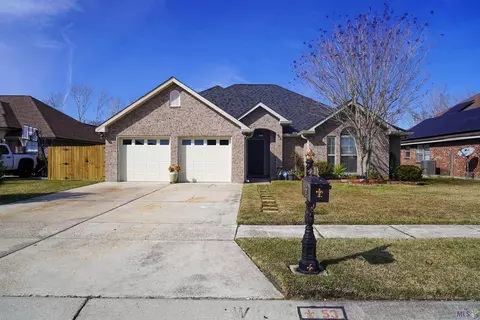 53 Derek Ln, Laplace, LA 70068