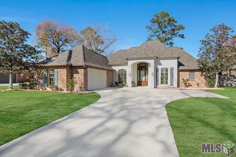 15105 Green Trails Blvd, Baton Rouge, LA 70817
