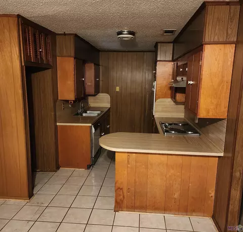 6204 Biscayne Dr, Baker, LA 70714 photo 2