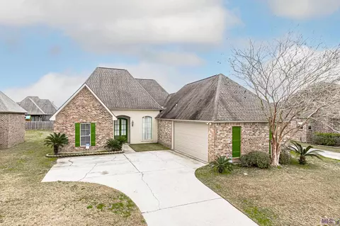 4152 Hidden Pass Dr, Zachary, LA 70791