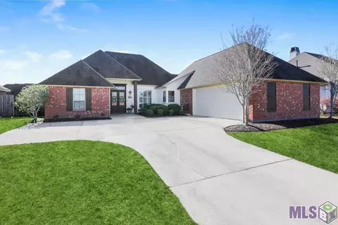 13266 Brookcrest Dr, Walker, LA 70785