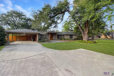 573 Magnolia Wood Dr, Baton Rouge, LA 70808