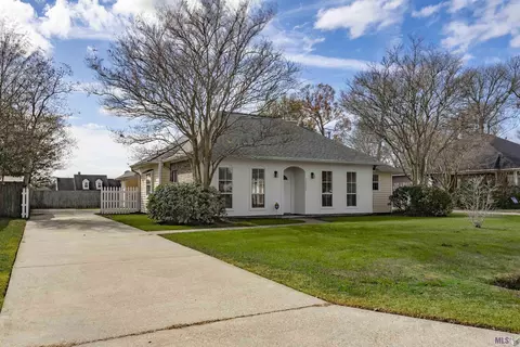 12822 Magnolia Chase Dr, Baton Rouge, LA 70810
