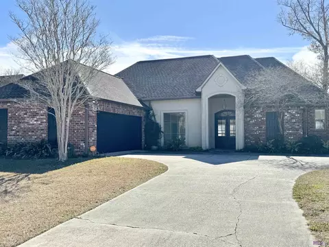 39053 Corinne Cir, Prairieville, LA 70769