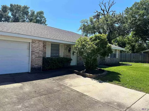 111 Flowerwood Ct, Luling, LA 70070 photo 2