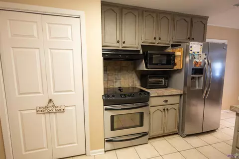 111 Flowerwood Ct, Luling, LA 70070 photo 9