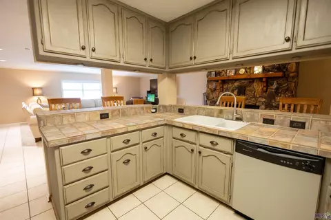 111 Flowerwood Ct, Luling, LA 70070 photo 6