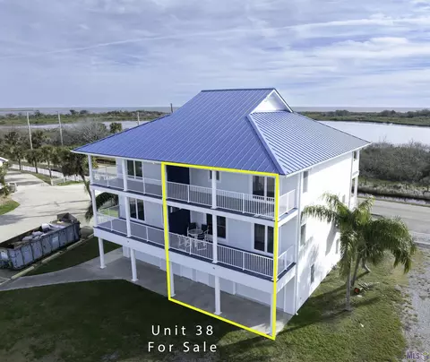 411 Admiral Craik Dr # 38, Grand Isle, LA 70358
