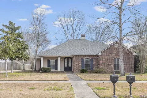 5208 Prairieview Dr, Zachary, LA 70791