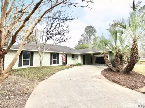 13213 Briar Hollow Ave, Baton Rouge, LA 70810