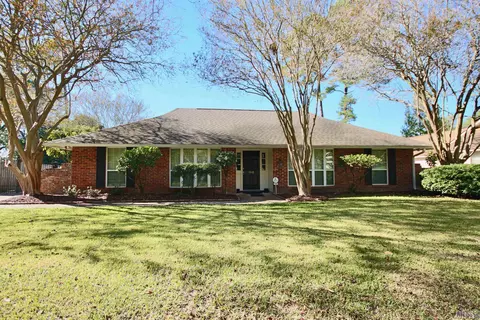 1342 Woodcliff Dr, Baton Rouge, LA 70815