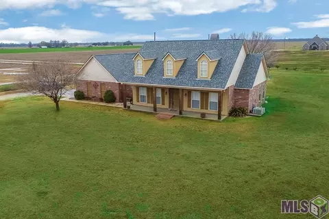 9104 Webre, Maringouin, LA 70757