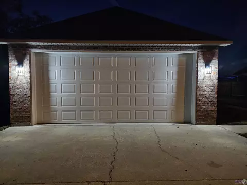 33891 Renee Ave, Denham Springs, LA 70706