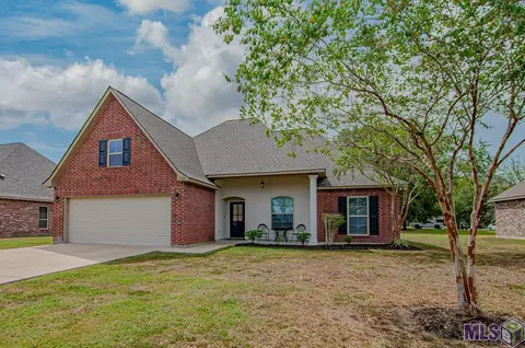 2567 Orleans Quarters Dr, Brusly, LA 70719