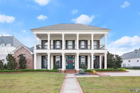 15344 Lake Crest View Dr, Baton Rouge, LA 70810