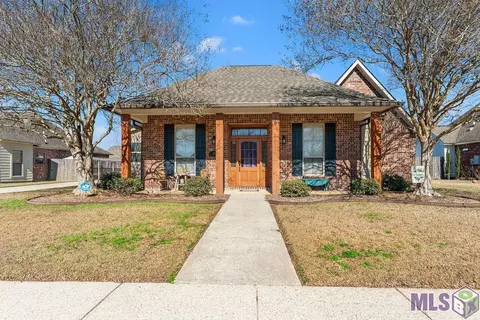 2067 High Point Dr, Zachary, LA 70791