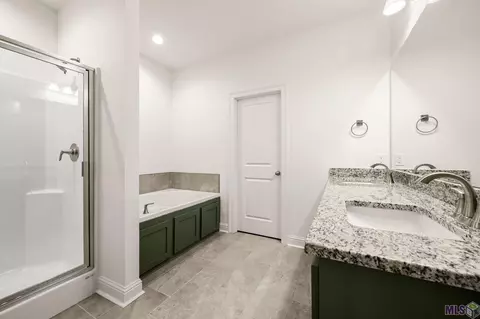Bath - 14741 Carroll Ave, Walker, LA 70785 photo 1 of 3