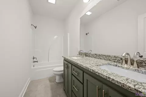 Bath - 14741 Carroll Ave, Walker, LA 70785 photo 3 of 3