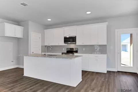 Kitchen - 14741 Carroll Ave, Walker, LA 70785 photo 2 of 5