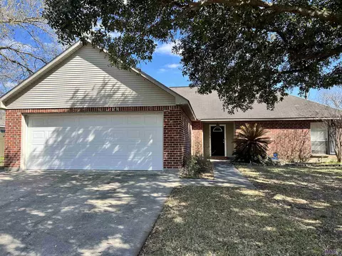 17290 Rennes Rd, Prairieville, LA 70769