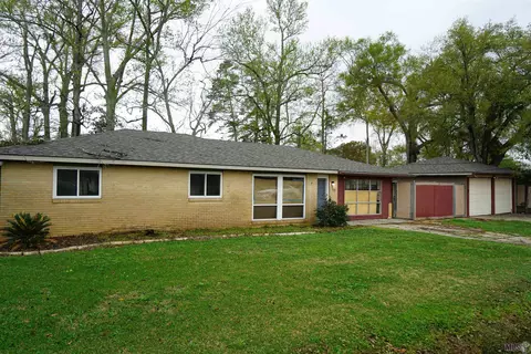 709 S Pleasant Ave, Gonzales, LA 70737