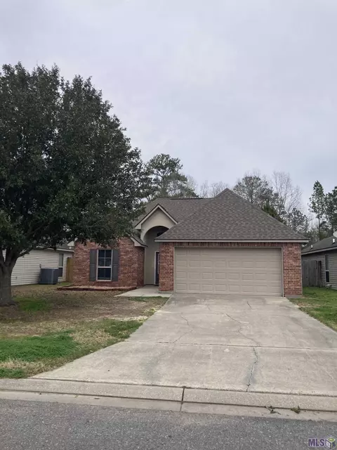 11545 Mary Lee Dr, Denham Springs, LA 70726