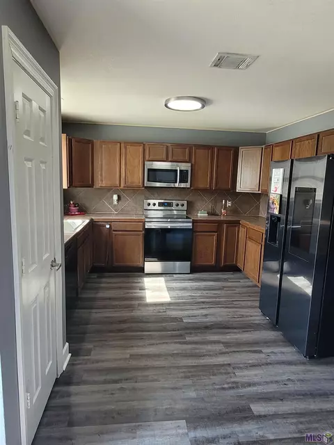 9504 Winnsboro Dr, Denham Springs, LA 70706