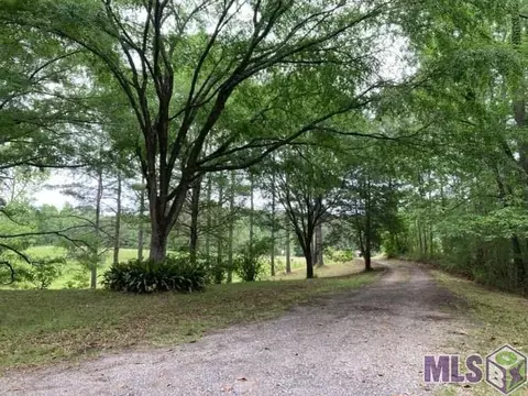 6169 Hwy 61, Woodville, MS 39669