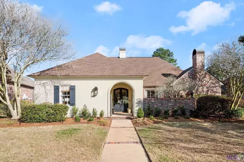 17837 Pecan Shadows Dr, Baton Rouge, LA 70810