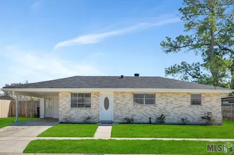 2425 Mumphrey Rd, Chalmette, LA 70043