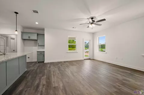 Living - 14651 Carroll Ave, Walker, LA 70785 photo 2 of 2