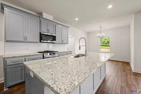 Kitchen - 14681 Carroll Ave, Walker, LA 70785 photo 2 of 3
