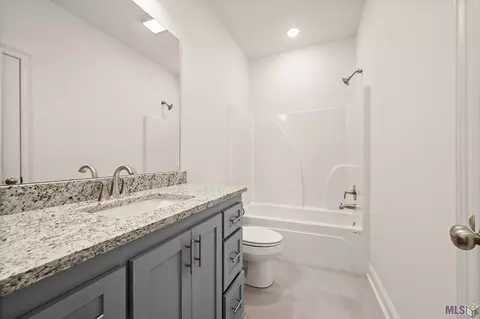 Bath - 14681 Carroll Ave, Walker, LA 70785 photo 2 of 2