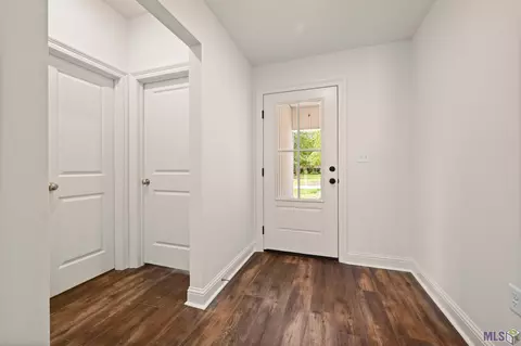 Entry Way - 14681 Carroll Ave, Walker, LA 70785 photo 1 of 2