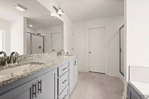 Bath - 14681 Carroll Ave, Walker, LA 70785 photo 1 of 2