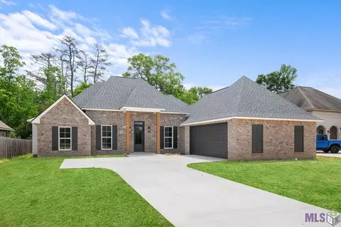 8400 Quiet Creek Dr, Denham Springs, LA 70726
