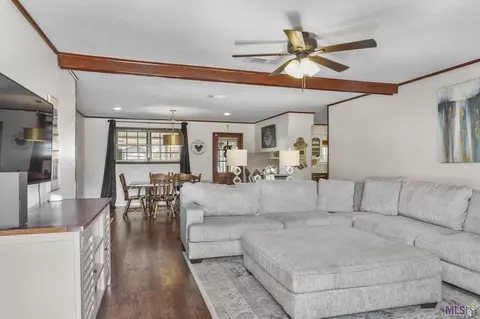 1212 E Rome St, Gonzales, LA 70737