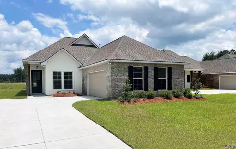 8724 Windlake Dr, Denham Springs, LA 70726