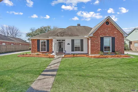 5852 Mourning Dove Dr, Baton Rouge, LA 70817