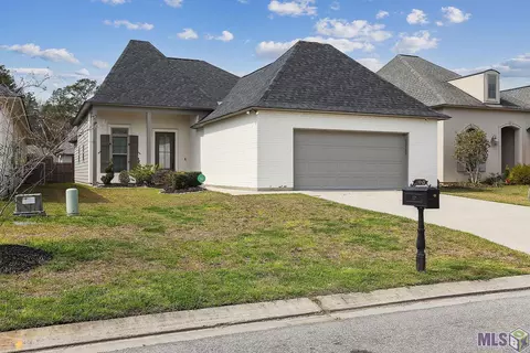 28043 Olympia Ln, Denham Springs, LA 70726