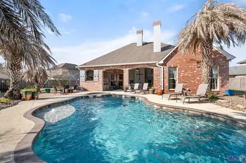 18661 Seagull Ln, Prairieville, LA 70769