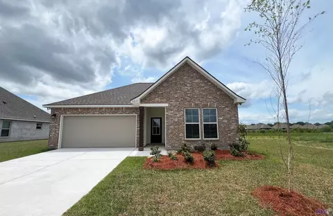 4897 Greens Dr, Addis, LA 70710