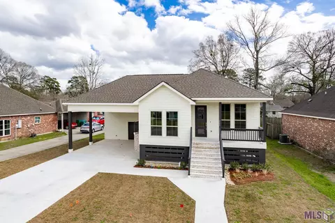2040 Falcon Crest Dr, Denham Springs, LA 70726