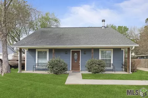 925 Kathryn St, Denham Springs, LA 70726