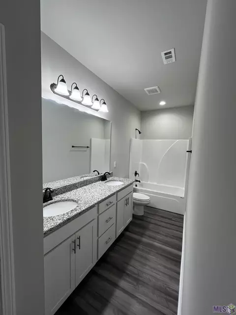 750 Sehdeva Memorial Dr, Baton Rouge, LA 70820 photo 5