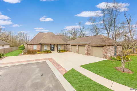 14131 Doe Run Dr, Prairieville, LA 70769
