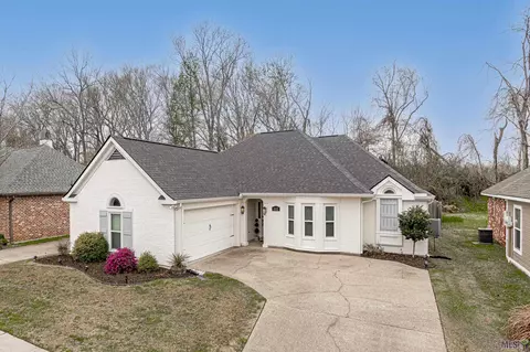 1112 Springlake Dr, Baton Rouge, LA 70810