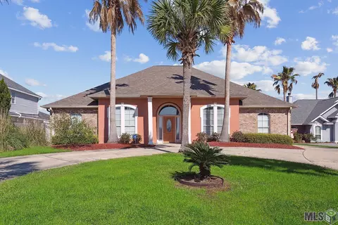 1181 Clipper Dr, Slidell, LA 70458 photo 1